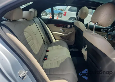 2015 Mercedes-Benz C 300 из США, поврежденный, VIN 55SWF4JB0FU084829